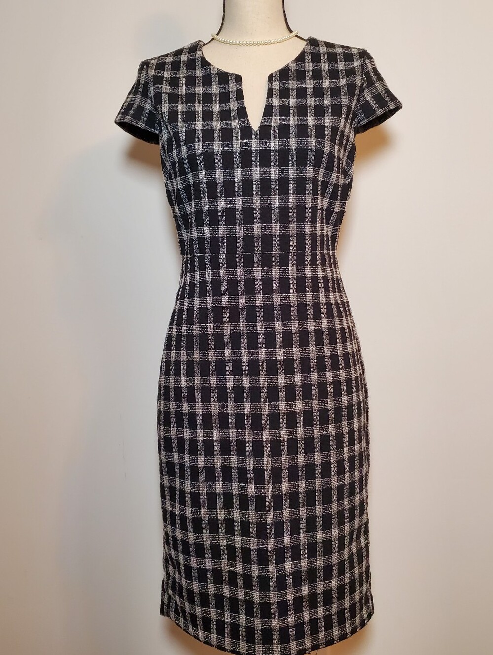 Banana Republic Classic Black and White Checked Sheath Midi Dress Size 2